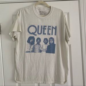 UO Queen Graphic Tee - Size L